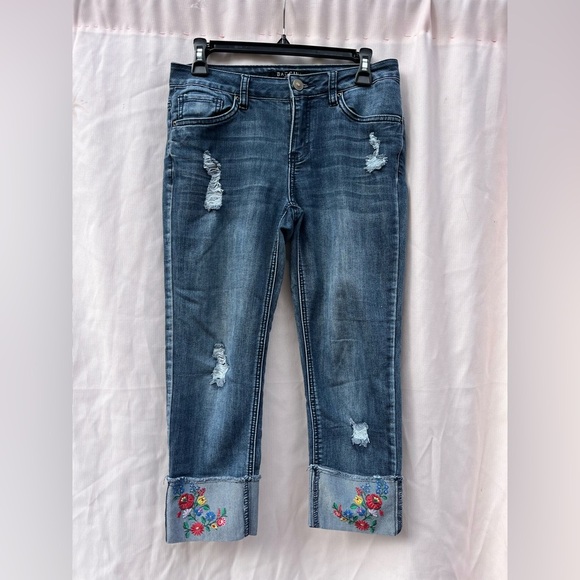Baccini Blue Cropped Jeans with Floral Accents - Picture 1 of 9